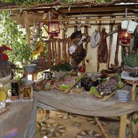 Restauracja Pod Kogutem Ξενοδοχείο Poniatowa Εξωτερικό φωτογραφία