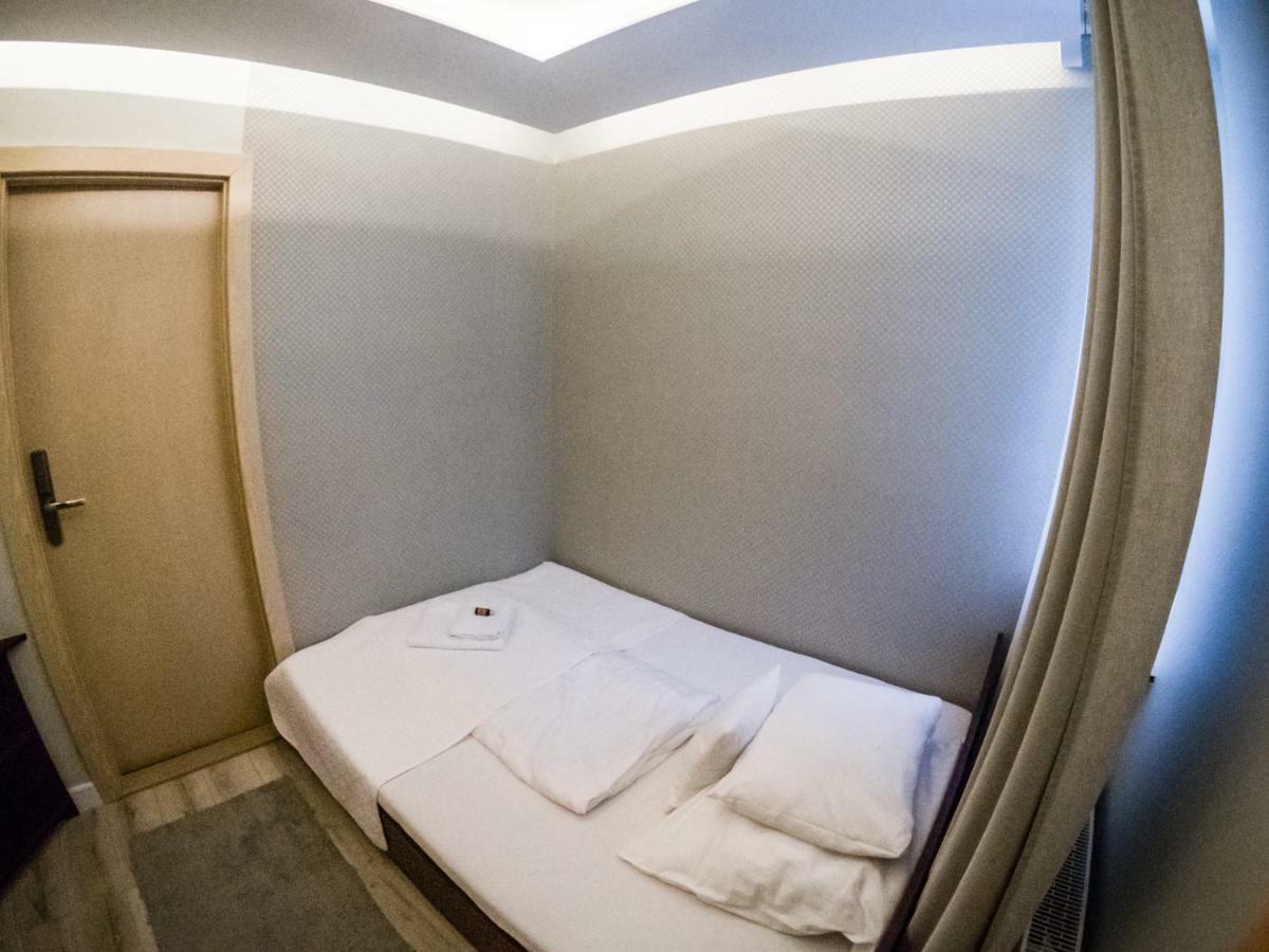 Restauracja Pod Kogutem Ξενοδοχείο Poniatowa Εξωτερικό φωτογραφία