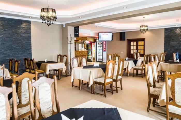 Restauracja Pod Kogutem Ξενοδοχείο Poniatowa Εξωτερικό φωτογραφία